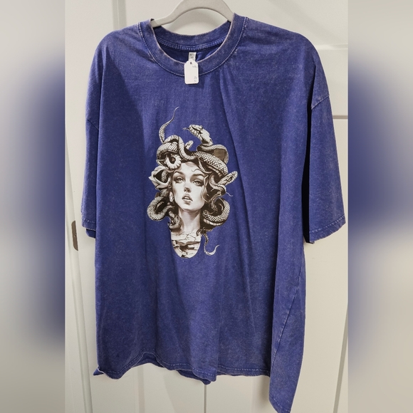 Medusa Graphic Tee in Deep Blue - Picture 2 of 4